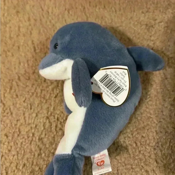 TY Beanie Baby - WAVES the Whale *ODDITY* (w/ Echo Hang & Tush Tags) Orca - Picture 3 of 5